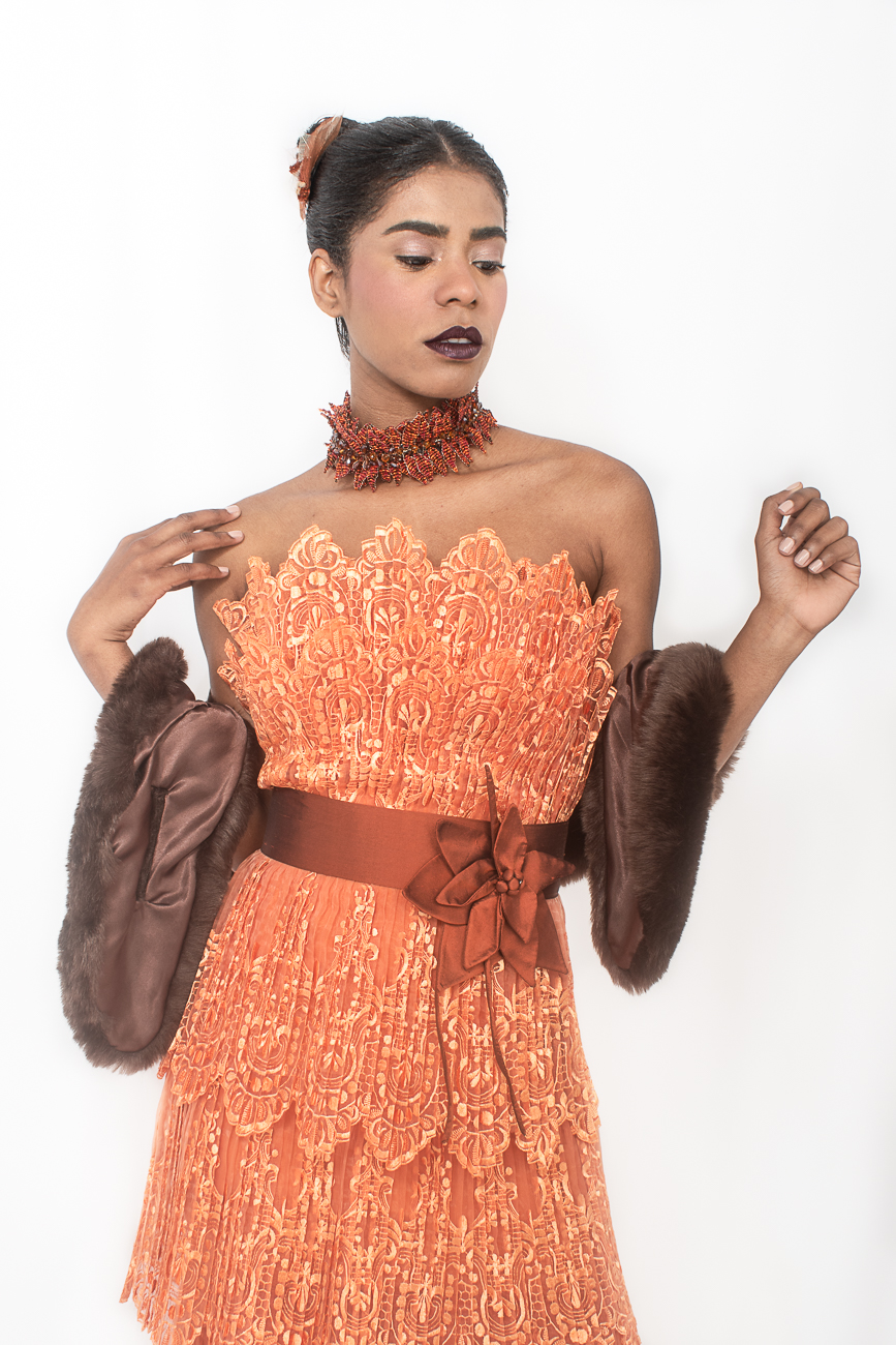 vestido_coctel_naranja_mujer_renato_benavides_1